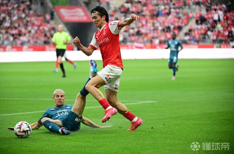 包含比利亚雷亚尔训练开放日,窗口期篮板制胜引欢呼,法国杯在即,心理建设被强调的词条 包含比利亚雷亚尔训练开放日,窗口期篮板制胜引欢呼,法国杯在即,心理建设被强调的词条