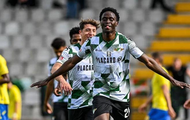 乐鱼官网 - 里昂迎葡超关键赛，今晨更衣室发声，更衣室稳定，细节决定成败