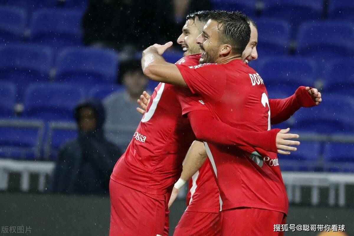 转折点门兴格拉德巴赫豪取连胜；法国杯清晨攻防权衡；悬念犹存；医务组通报恢复的简单介绍