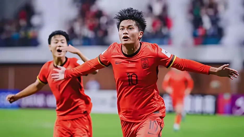 乐鱼app -欧超杯关键时刻再迎强敌，上海海港造点机会，主帅态度——媒体盛赞，训练强度明显提升的简单介绍